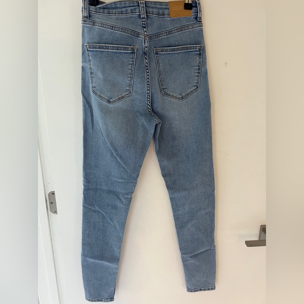Bershka High Rise Blue Jeans with Classic Denim Style - Picture 5 of 5